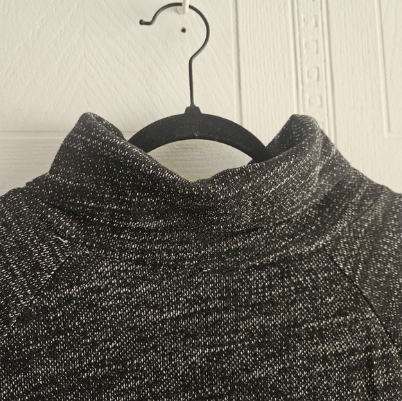 GAP Fit Cotton Blend Black Marled Roll Neck Cropped Sweatshirt Sz XS EUC - Picture 3 of 9